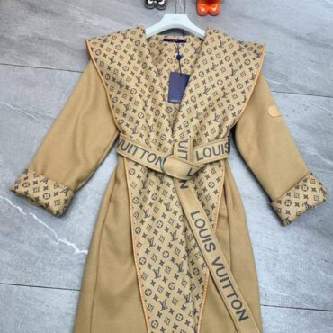 Louis Vuitton Women's Autumn Fashion Wool Coat Designer High-Quality Fashion Belted Slimming Hooded Warm Windproof Lined Letter Print Design Travel Versatile Style